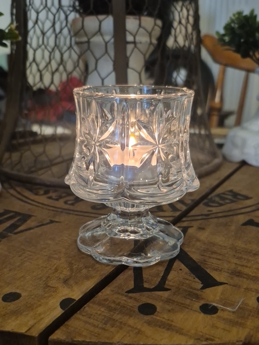 Vintage Star-Cut Cottage Light